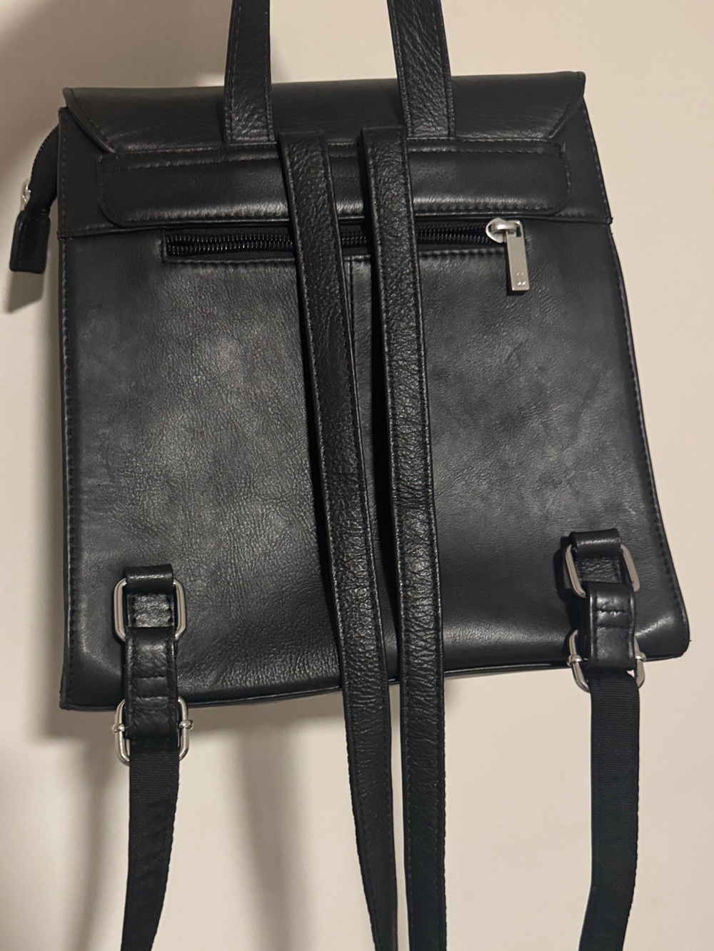 Pelle Backpack - Picture 2 of 9
